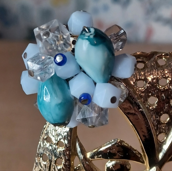 Made In Western Germany Blue&White Beaded Cluster Clip-Ons 🩵💙 - Picture 3 of 7